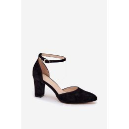 Juodi aukštakulniai bateliai su dirželiu prie čiurnos Step in style