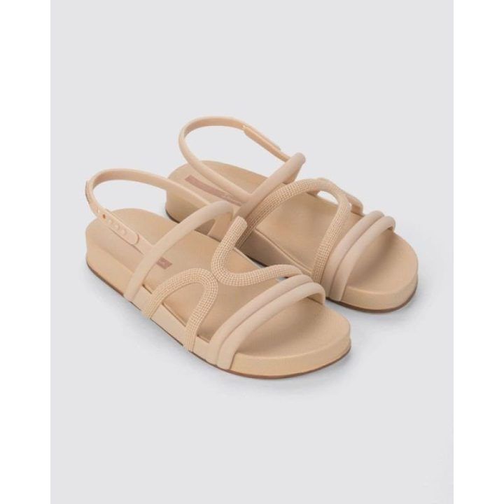 Moteriškos basutės su neslystančiu padu Ipanema Walk Sandal