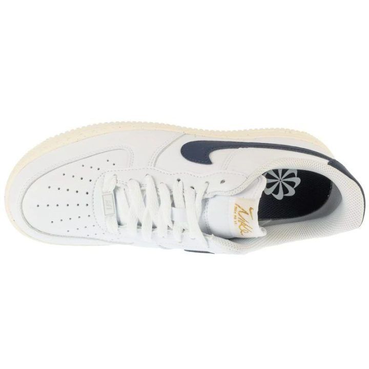 Moteriški sportbačiai Nike Air Force 1 ’07, balti