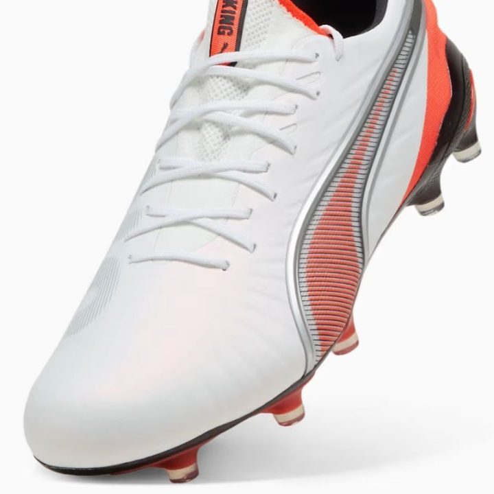 Futbolo bateliai Puma King Ultimate FG/AG