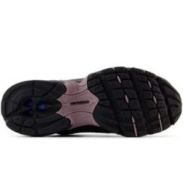 Moteriški sportbačiai su tinkleliu New Balance 530, juodi
