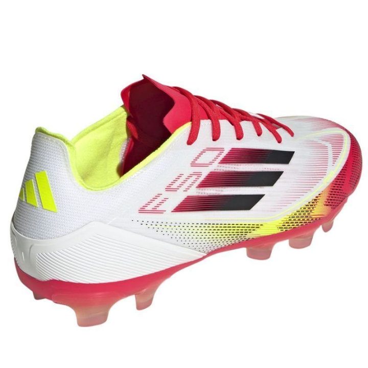 Vyriški žemo profilio futbolo bateliai adidas F50 Pro, balti