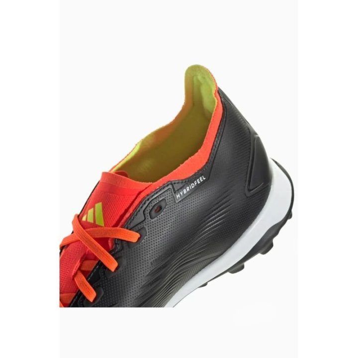Vyriški futbolo bateliai su guminiais dygliais adidas Predator League, juodi, raudoni ir balti