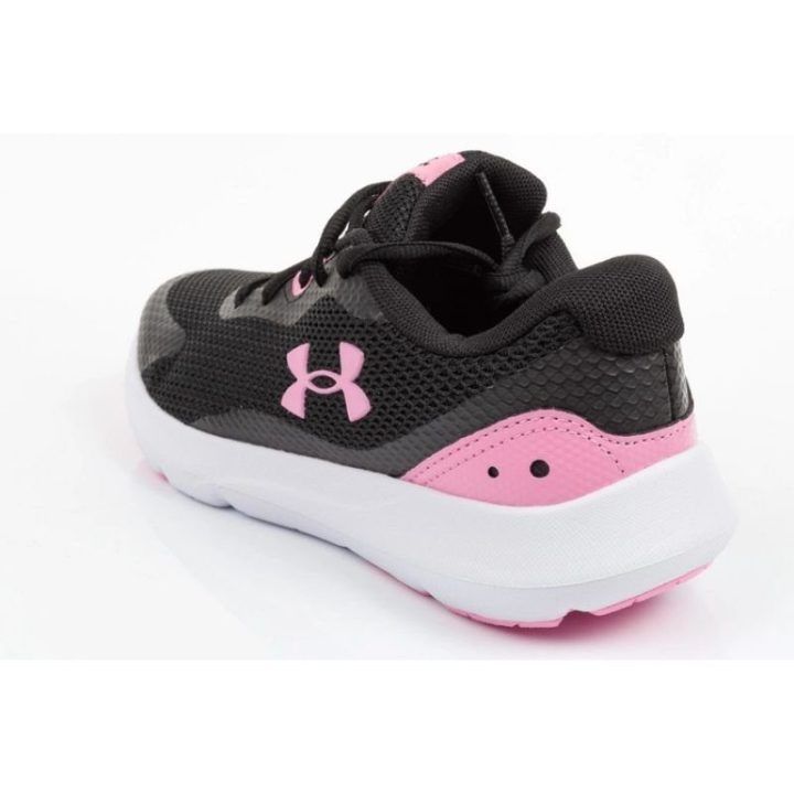 Moteriški sportbačiai su tinkliniu viršumi Under Armour, juodi