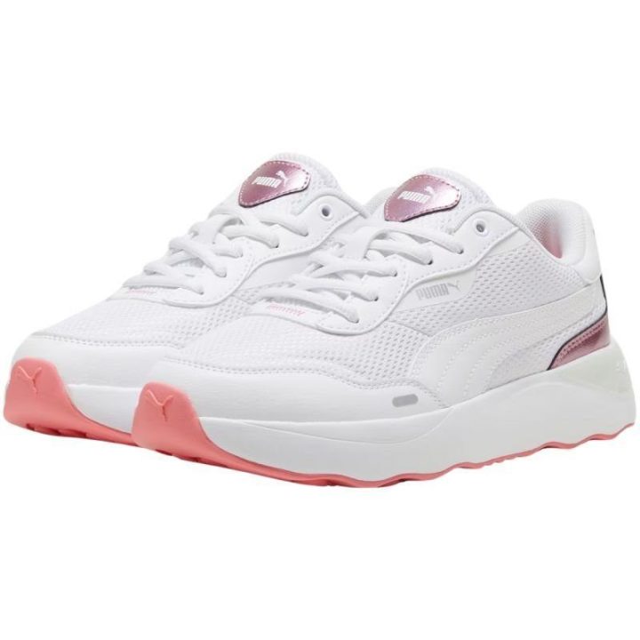 Moteriški sportbačiai Puma Runtamed Platform GirlPower, balti