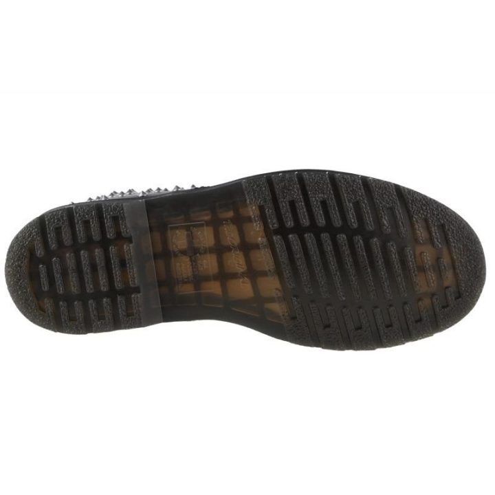 Uniseks auliniai batai su kniedėmis Dr. Martens 1460 Stud, juodi