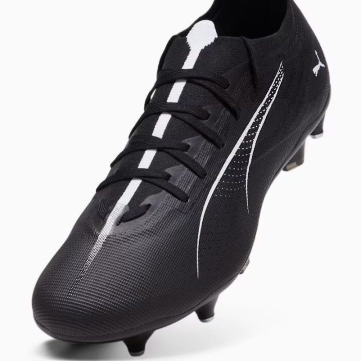Vyriški futbolo bateliai Puma Ultra 5 Match, juodi