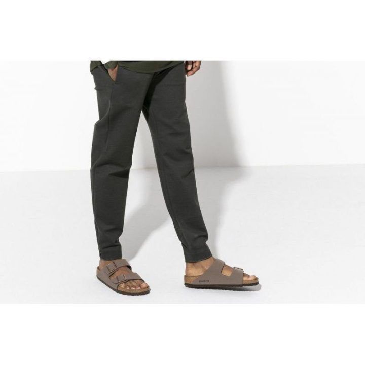 Moteriškos šlepetės su reguliuojamomis sagtimis Birkenstock Arizona, rudos