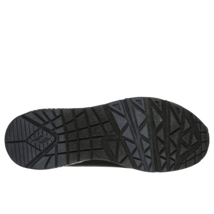 Moteriški sportbačiai su platforma Skechers Uno Loving Love