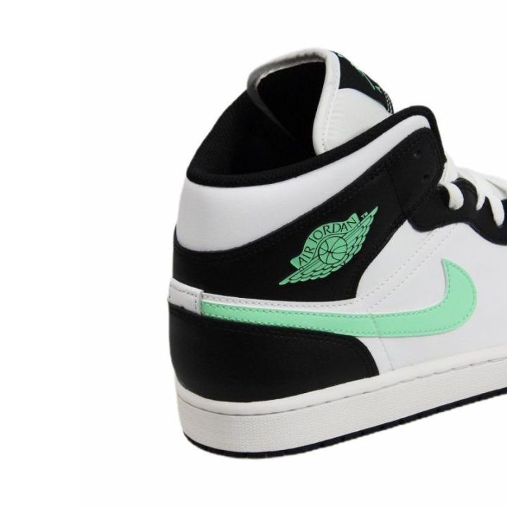 Vyriški sportbačiai aukštu auliuku Air Jordan 1 Mid, balti