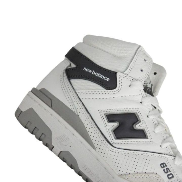 Uniseks sportbačiai aukštu auliuku New Balance, balti, smėlio, pilki