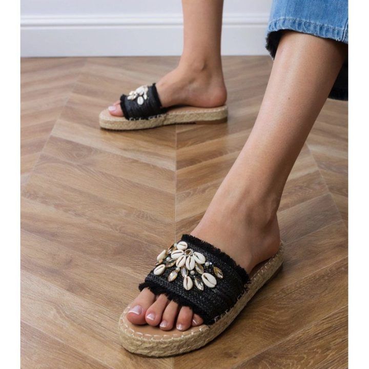 Moteriškos espadrilių šlepetės su kriauklelėmis, juodos
