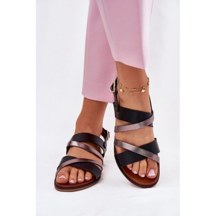 Moteriškos basutės su susipynusiomis juostelėmis Step in style, juodos